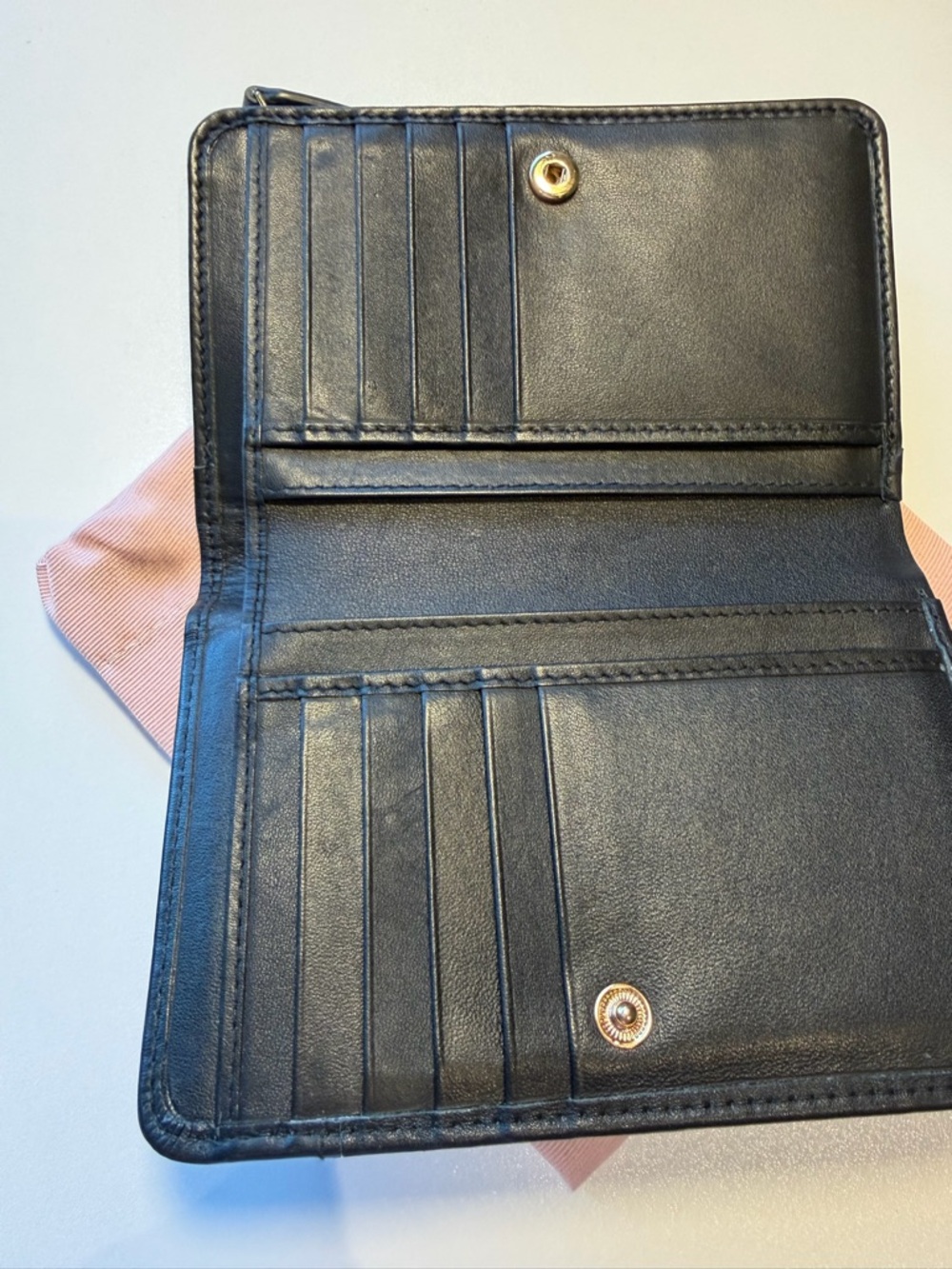 RADLEY LONDON Black Leather Wallet with Gold Dog Logo - Picture 2 of 3